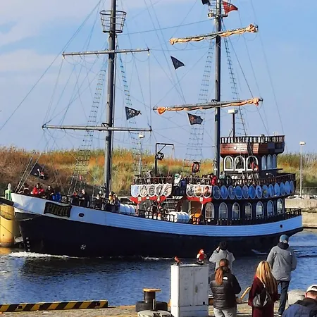 W Kolobrzegu Blisko Plazy, Parku I Promenady