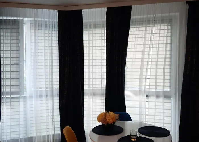 W Kolobrzegu Blisko Plazy, Parku I Promenady