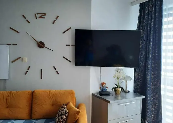 W Kolobrzegu Blisko Plazy, Parku I Promenady 아파트 코워브제크