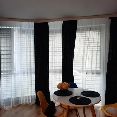 W Kolobrzegu Blisko Plazy, Parku I Promenady